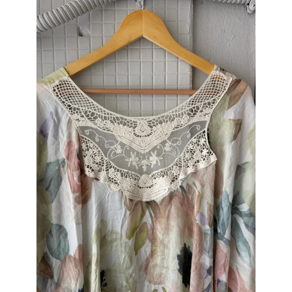 Elizabeth Gillett Floral Kimono Wrap Poncho Crochet Lace Inset Viscose One Size